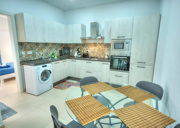 Modern 1Br Stylish Maisonette With Yard - Bugibba Promenade