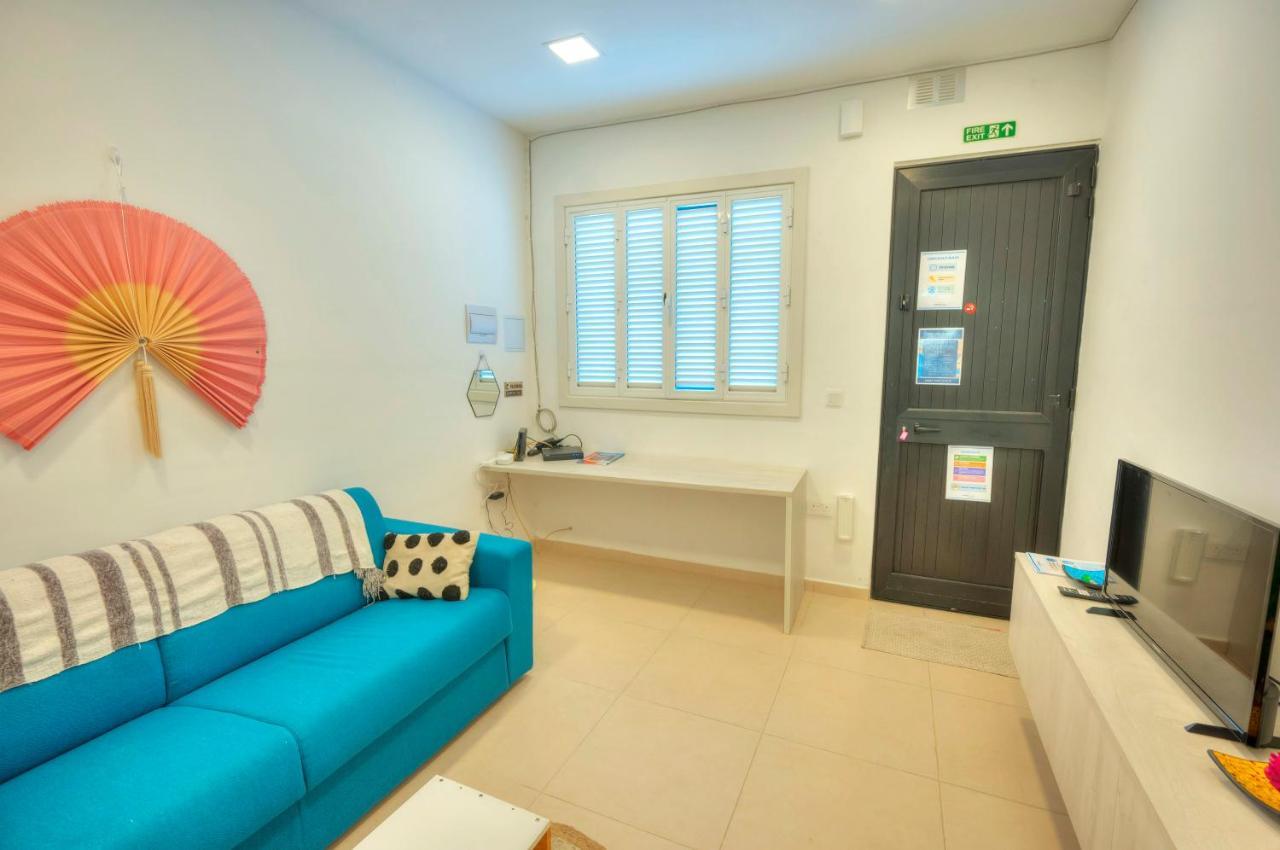 Modern 1br Stylish Maisonette With Yard - Bugibba Promenade *